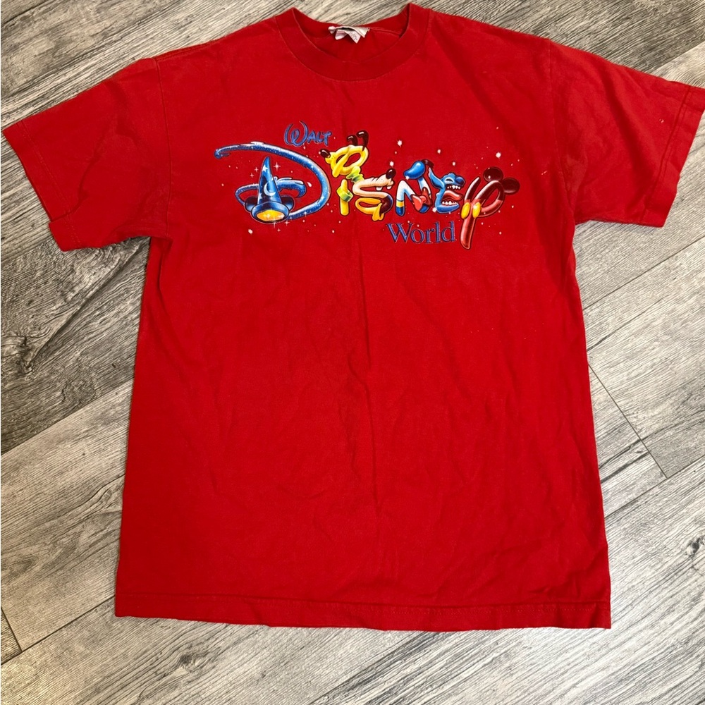 Vintage Walt Disney world t shirt